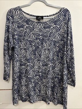 Always a line Hawaii Navy & White Scoop Neck Long Sleeve Top